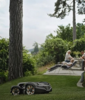 HUSQVARNA Automower® Robotic Mowers and Installation