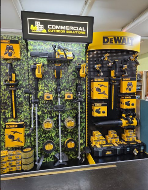 DE WALT Commercial Outdoor Tools